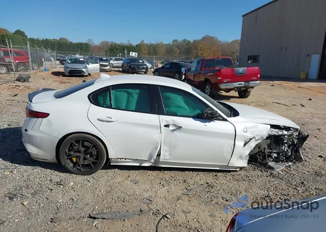 2018 Alfa Romeo Giulia Quadrifoglio Rwd z USA, uszkodzony, nr VIN ZARFAEAV8J7577341